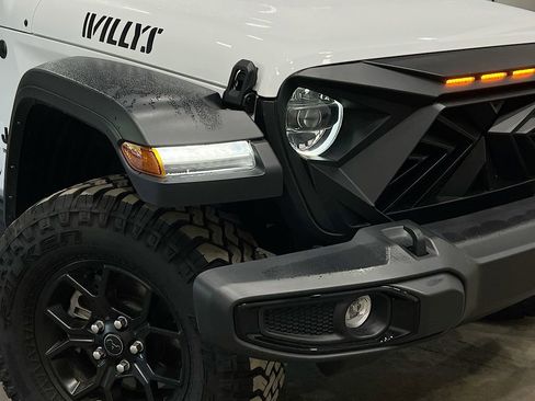 Used 2024 Jeep Wrangler Willys image 41