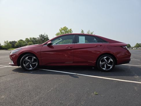 Used 2022 Hyundai Elantra Limited FWD image 21