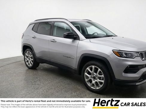 Used 2025 Jeep Compass Limited AWD/4WD image 1