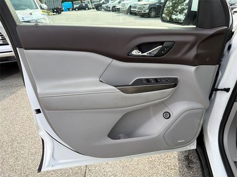 Used 2017 GMC Acadia SLT image 10