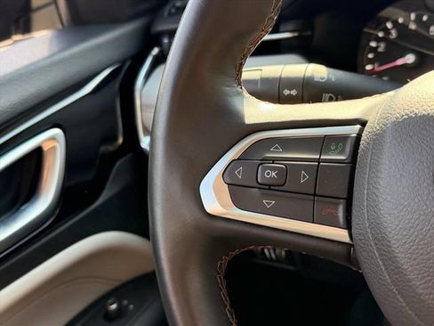 Used 2022 Jeep Compass Limited AWD/4WD image 17