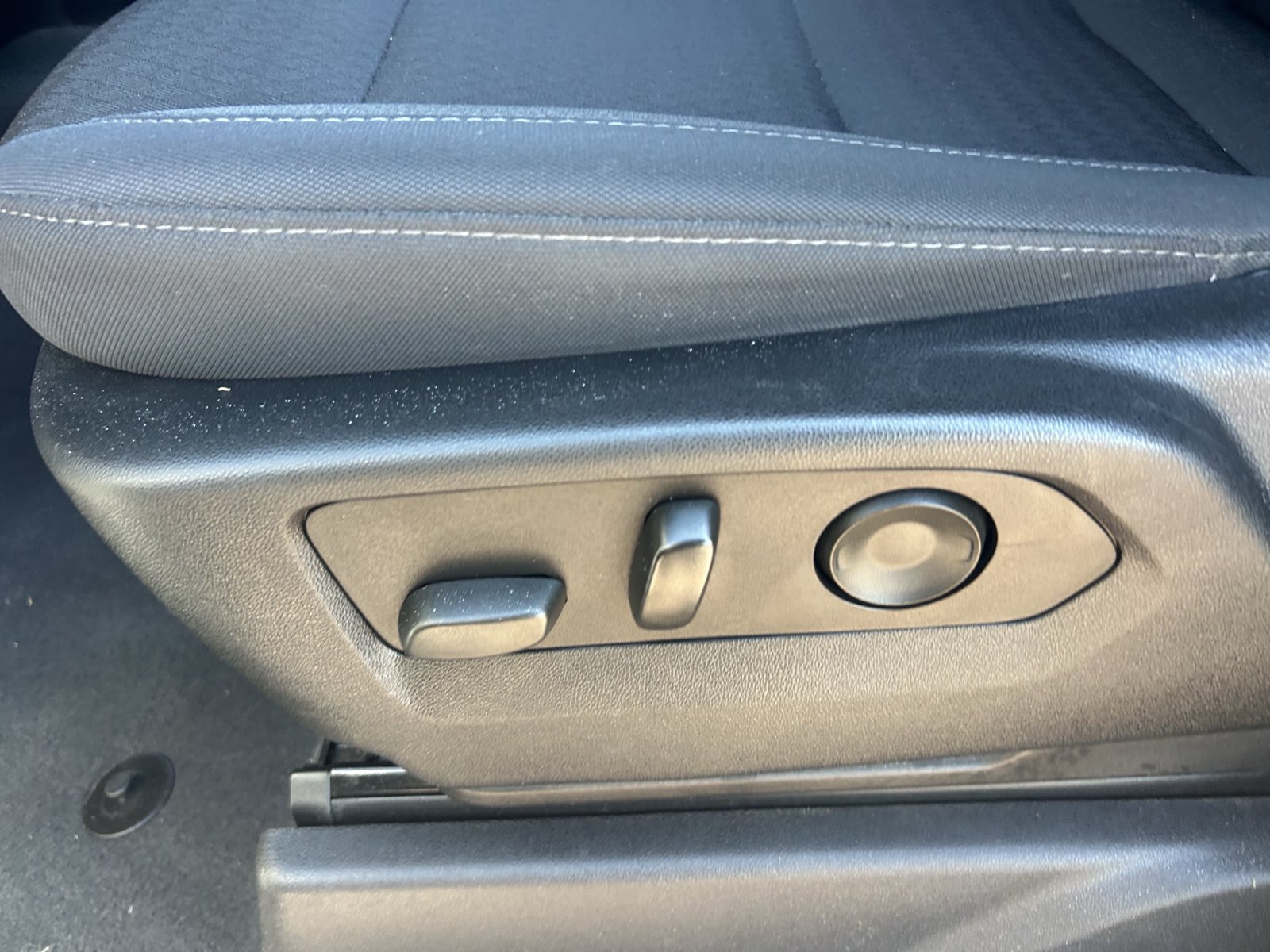 Certified 2022 Chevrolet Silverado 1500 Custom RWD image 26