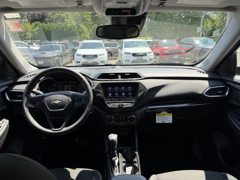 Used 2021 Chevrolet TrailBlazer LT w/ Convenience Package AWD/4WD image 12