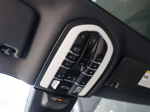 Certified 2022 Porsche Macan GTS image 27