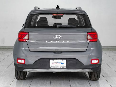 Used 2020 Hyundai Venue SEL w/ Convenience Package FWD image 7