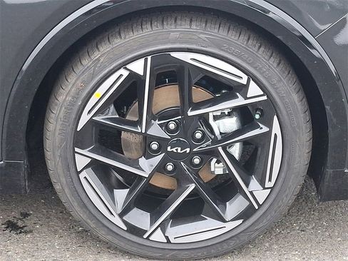 New 2025 Kia K4 GT-Line image 5