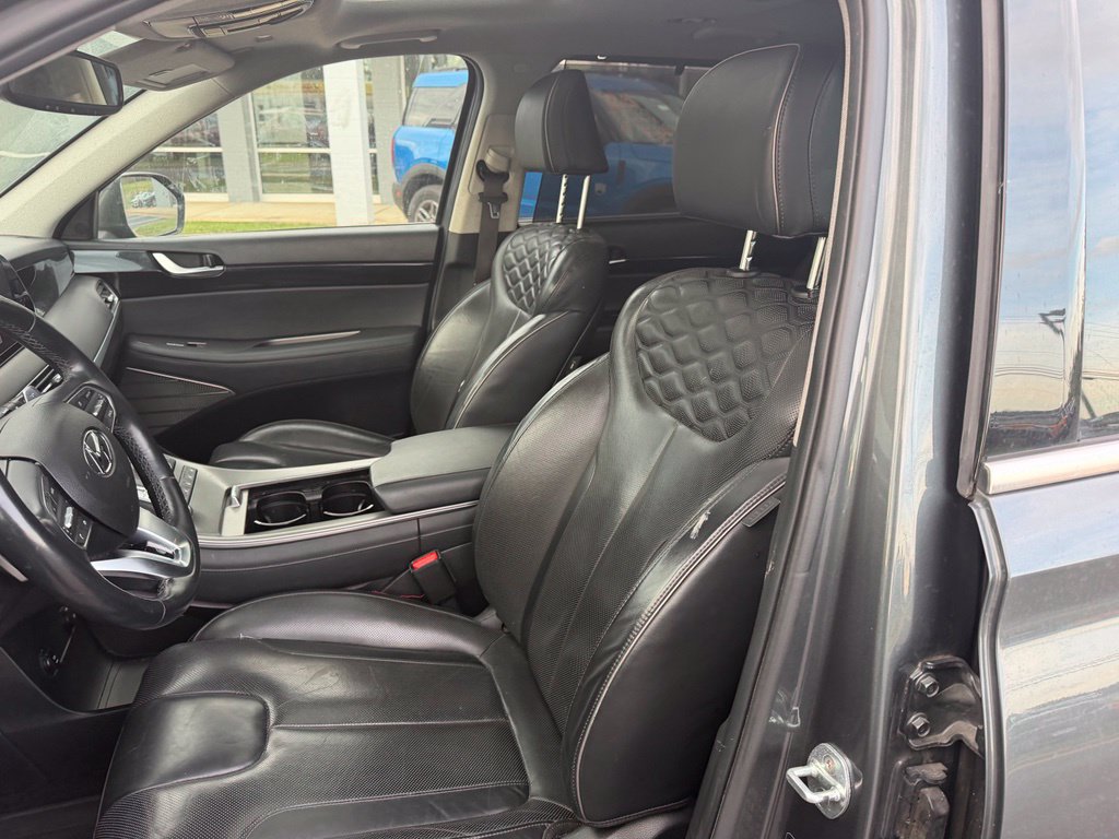 Used 2022 Hyundai Palisade Limited w/ Winter Package FWD image 11