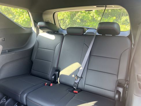 New 2026 Chevrolet Traverse RS w/ LPO, Floor Liner Package FWD image 25