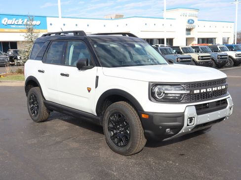 New 2026 Ford Bronco Sport Badlands w/ Badlands Tech Package AWD/4WD image 1