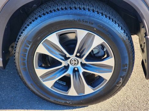 Used 2022 Toyota Highlander XLE image 15