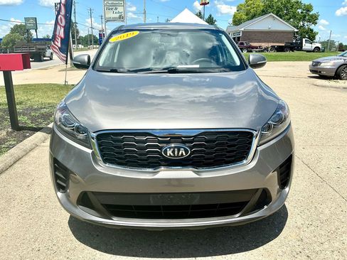 Used 2019 Kia Sorento AWD V6 image 2