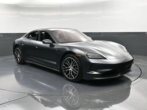 New 2026 Porsche Taycan image 10