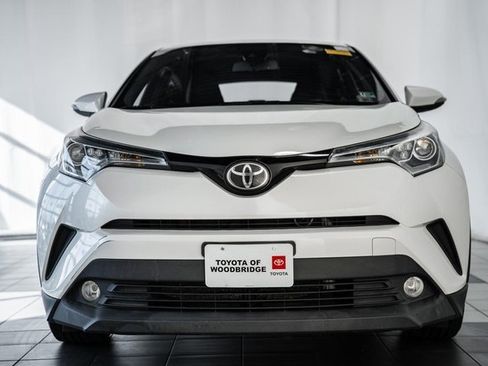 Used 2018 Toyota C-HR XLE image 2