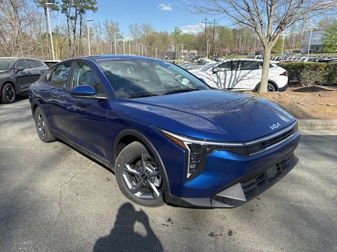 New 2026 Kia K4 LXS image 1