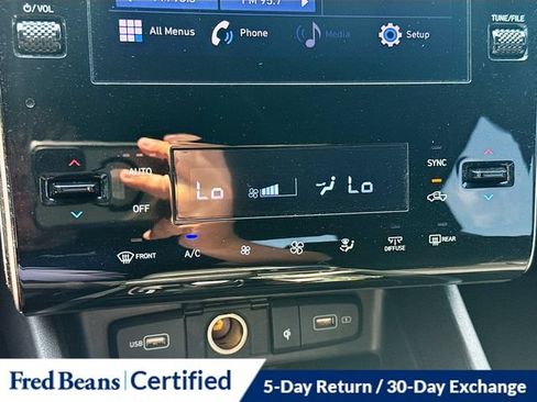 Used 2022 Hyundai Santa Cruz SEL Premium AWD/4WD image 15