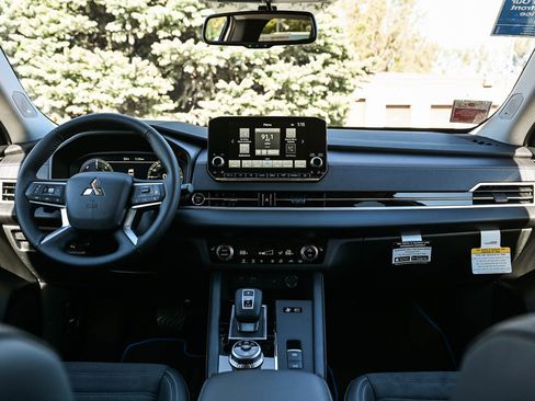 New 2025 Mitsubishi Outlander SE AWD/4WD image 16