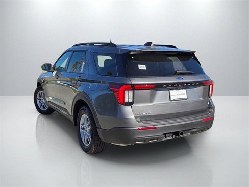 New 2026 Ford Explorer Active image 8