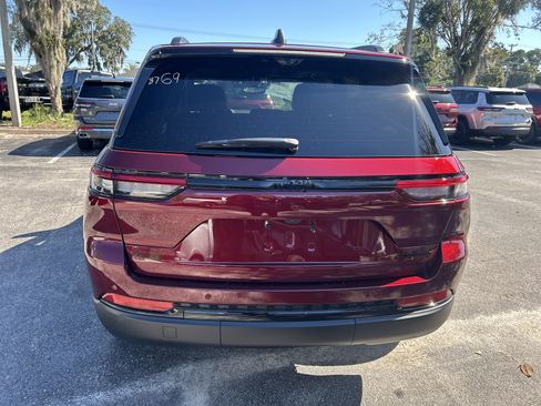 New 2025 Jeep Grand Cherokee Limited image 6