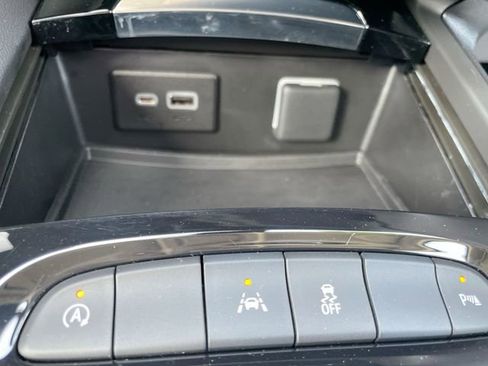 Used 2023 Buick Envision Essence FWD image 24