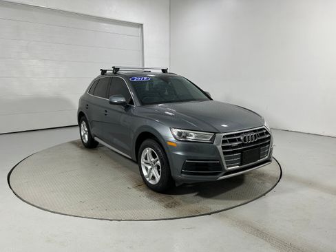 Used 2019 Audi Q5 2.0T Premium w/ Convenience Package AWD/4WD image 2