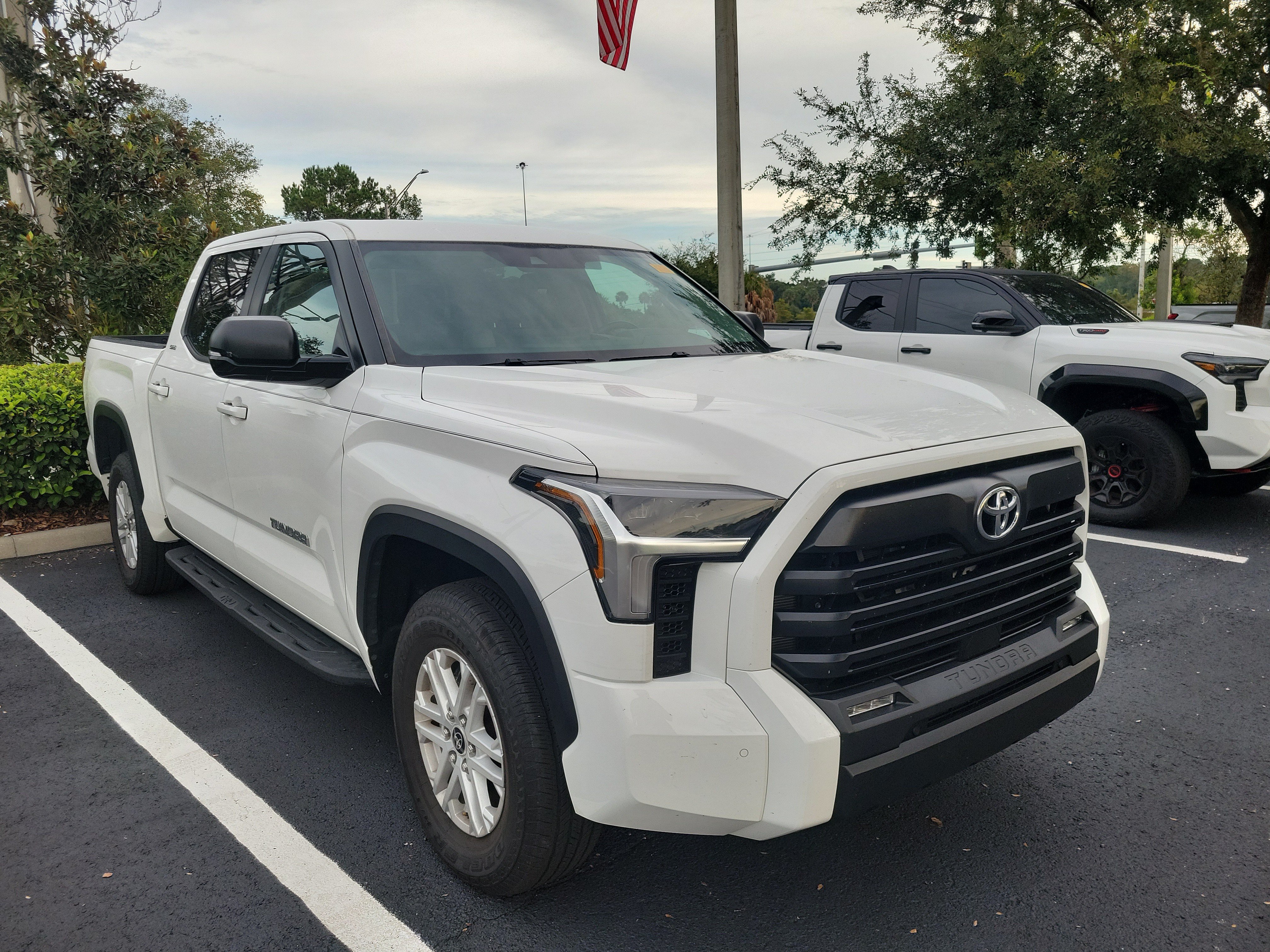 Used 2024 Toyota Tundra SR5 w/ SR5 Premium Package AWD/4WD image 9