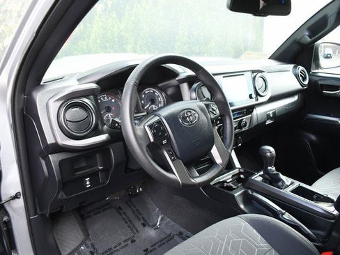 Used 2017 Toyota Tacoma TRD Sport w/ Premium & Technology Package image 14