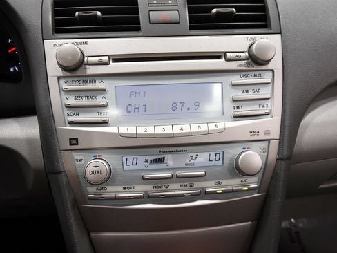 Used 2009 Toyota Camry XLE FWD image 23