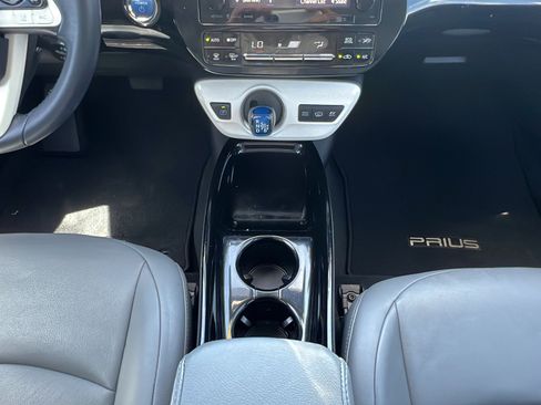 Used 2019 Toyota Prius Prime Plus FWD image 18