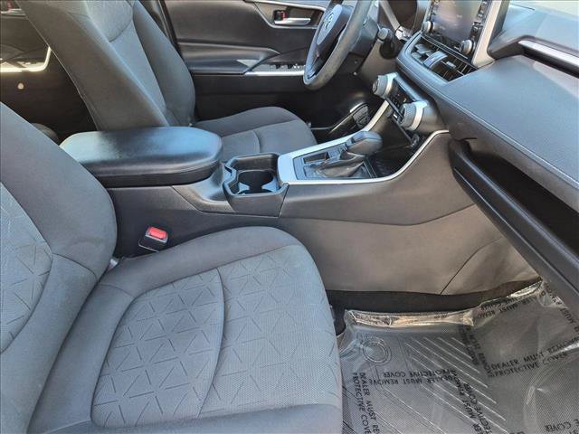 Used 2021 Toyota RAV4 XLE w/ Convenience Package FWD image 19