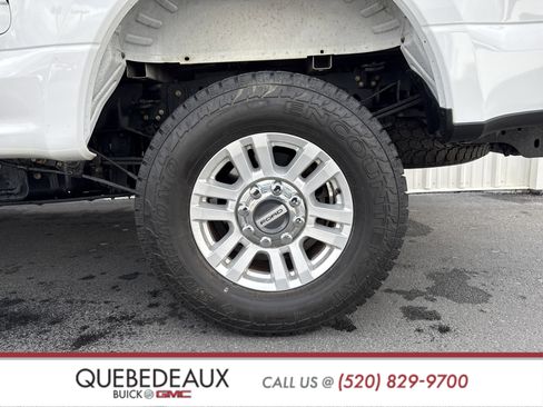 Used 2019 Ford F250 XLT w/ FX4 Off-Road Package image 3