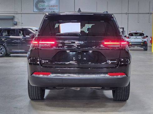 Used 2023 Jeep Grand Cherokee Limited AWD/4WD image 10