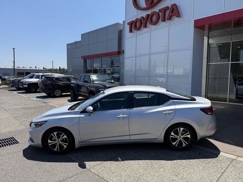 Used 2020 Nissan Sentra SV FWD image 3