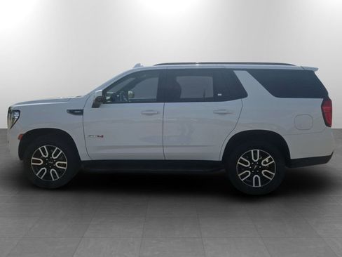 Used 2024 GMC Yukon AT4 w/ Technology Package AWD/4WD image 10