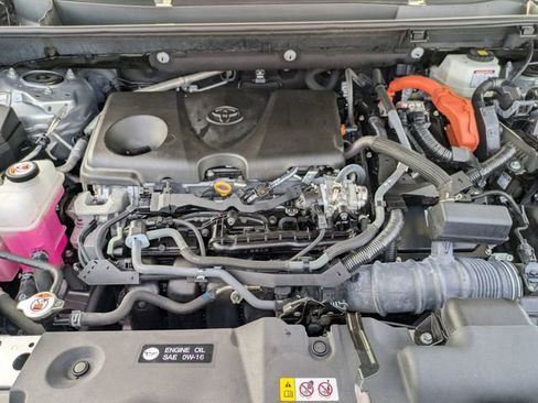 Used 2022 Toyota RAV4 XLE w/ Convenience Package image 12