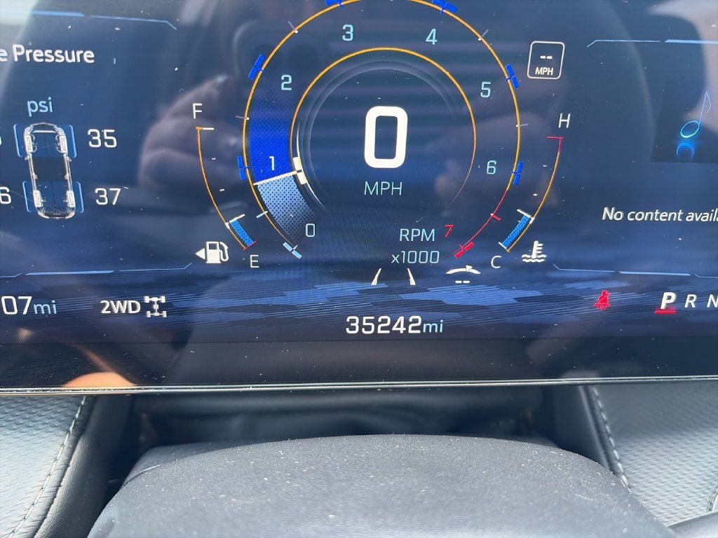Used 2025 Chevrolet Equinox LT AWD/4WD image 32