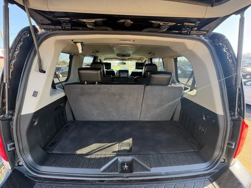 Used 2015 Nissan Armada SL image 9