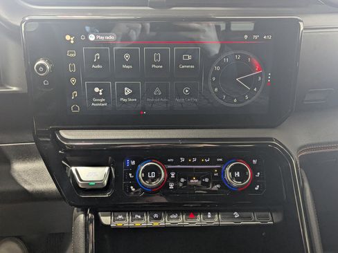 Used 2025 GMC Sierra 1500 AT4 w/ AT4 Premium Package AWD/4WD image 18