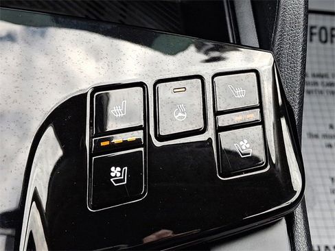 Certified 2025 Kia Sportage SX Prestige image 24