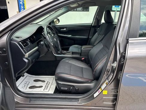Used 2015 Toyota Camry SE FWD image 12