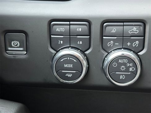 Used 2022 GMC Sierra 1500 AT4X image 31