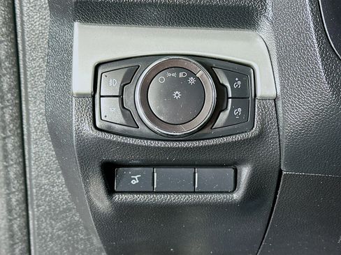 Used 2017 Ford Explorer XLT w/ Equipment Group 202A image 10