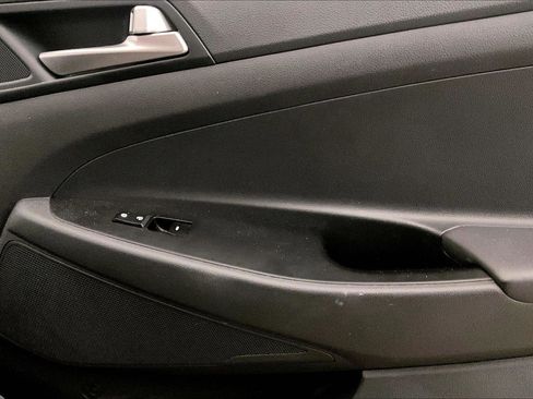 Used 2019 Hyundai Tucson SE image 23