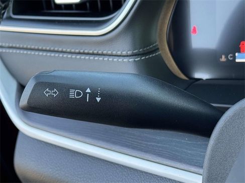 New 2025 Jeep Grand Cherokee L Limited w/ Luxury Tech Group II image 11