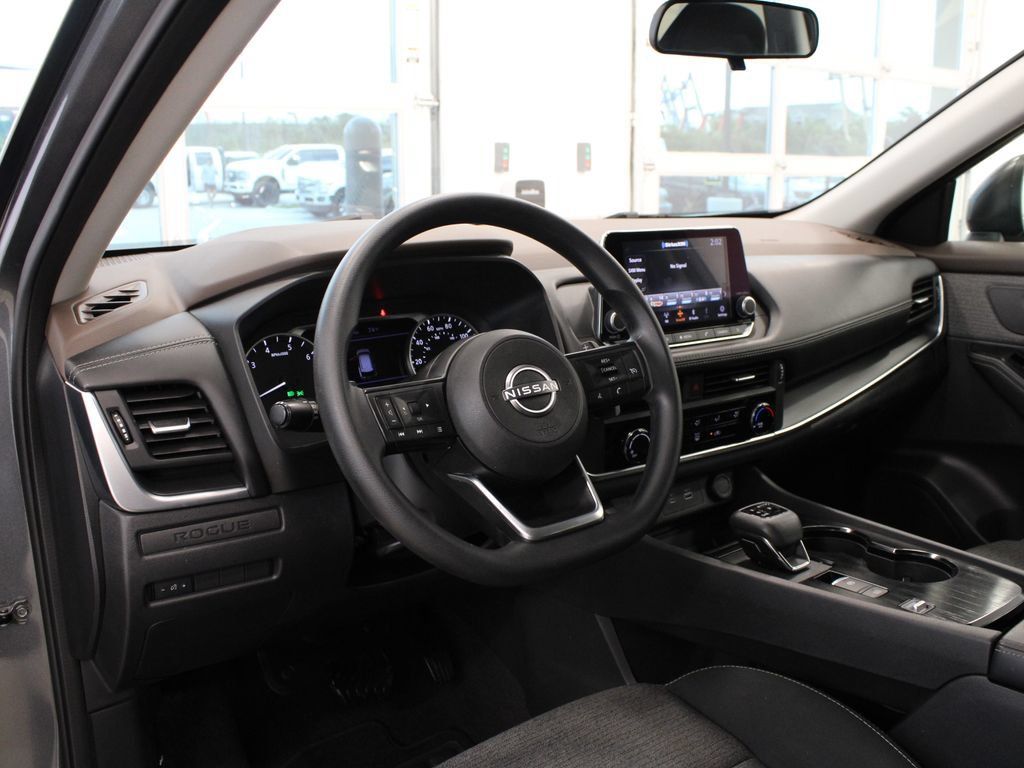 Used 2023 Nissan Rogue SV w/ SV Premium B Package FWD image 12
