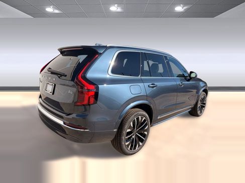 New 2026 Volvo XC90 B6 Plus w/ Protection Package Premier image 9