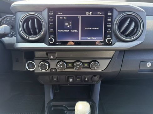 Used 2020 Toyota Tacoma TRD Off-Road AWD/4WD image 17