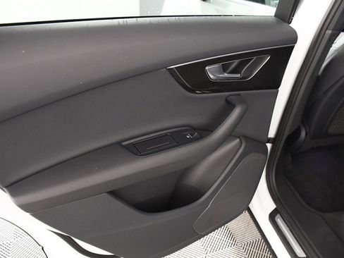 Used 2025 Audi Q7 2.0T Premium image 26