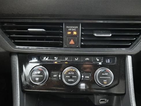 Used 2019 Volkswagen Jetta R-Line w/ R-Line Cold Weather Package FWD image 20