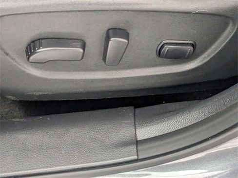 Used 2016 Nissan Rogue SV w/ SV Premium Package image 15