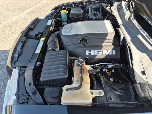 Used 2008 Chrysler 300 C w/ Navigation & Sound Group II image 32